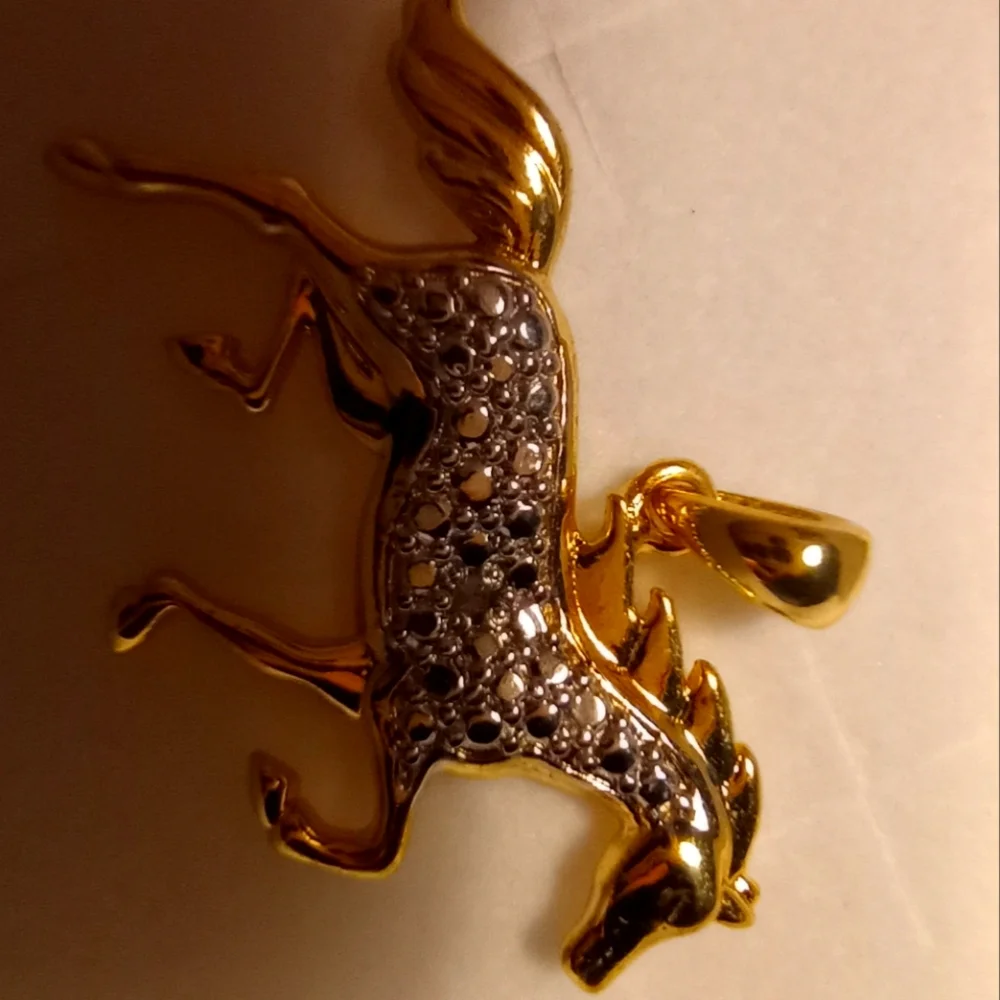 Diamond accent gold tone horse pendant - Picture 8 of 10
